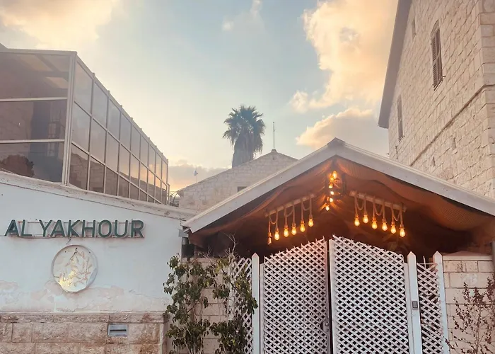 Al Yakhour Hostel